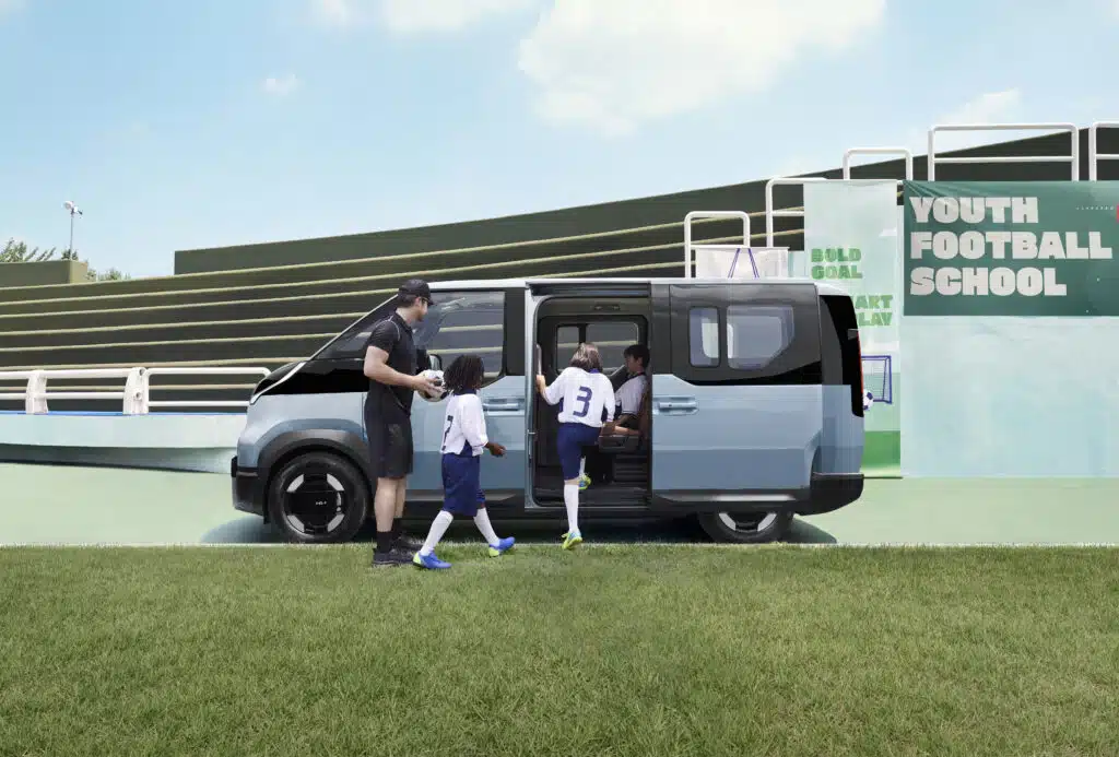 PV5_Passenger_MY26__HQ_Sideshot_Side_Door_with_Talent (1)