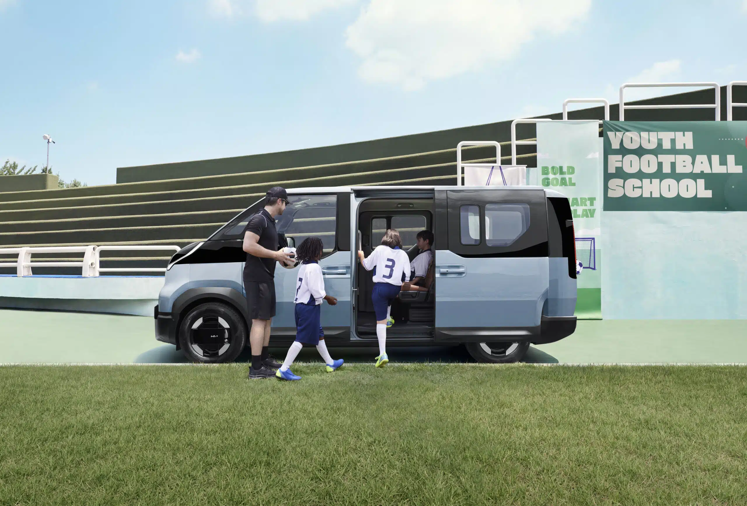 PV5_Passenger_MY26__HQ_Sideshot_Side_Door_with_Talent (1)