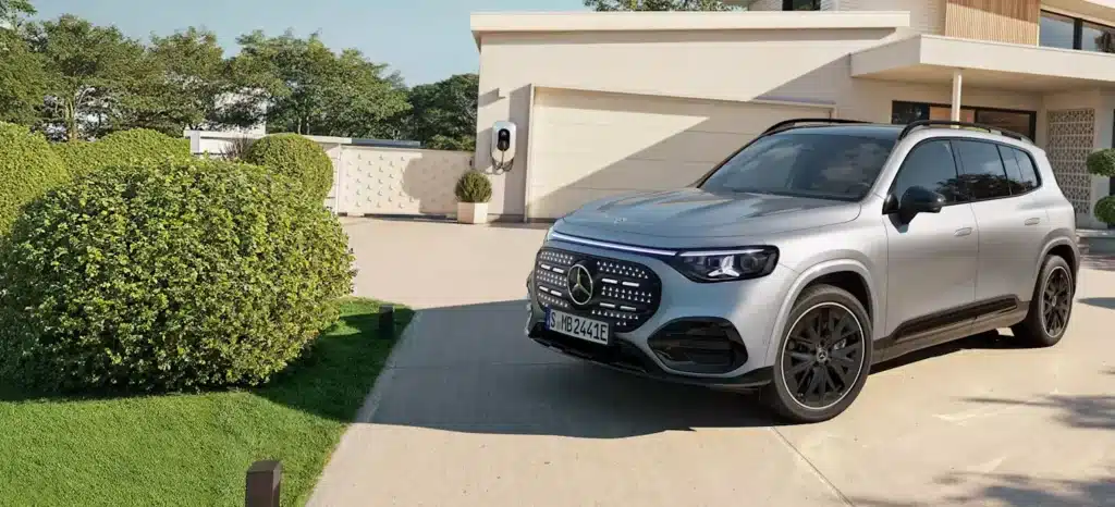 mercedes_benz_glb_x244_bev_home_stage_fallback_3840x1600_12_2025.jpg